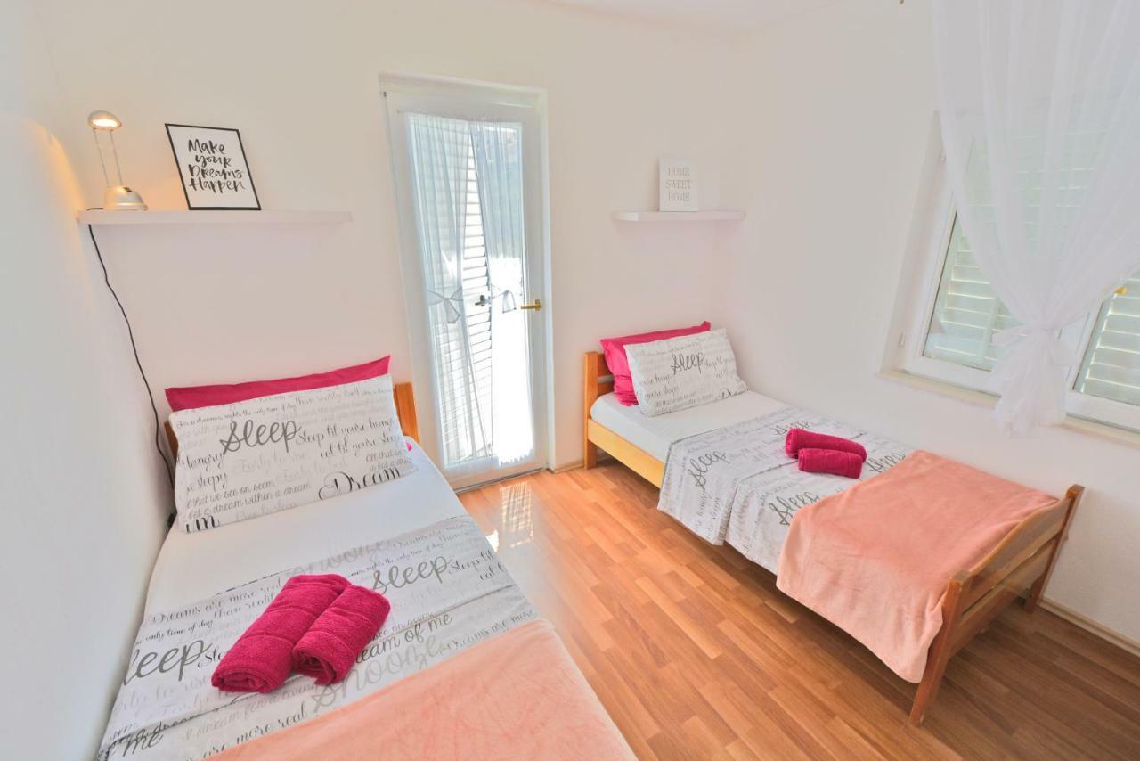 Villa Casablanca Supetar Buitenkant foto